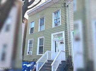 306 2nd St, Albany, NY 12206