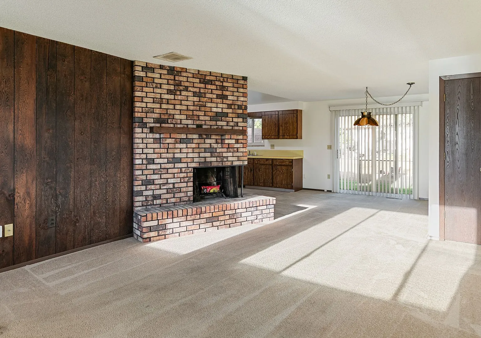 2-Bedroom Townhome with Garage and Owner-Provided Lawn Care — Photo 3