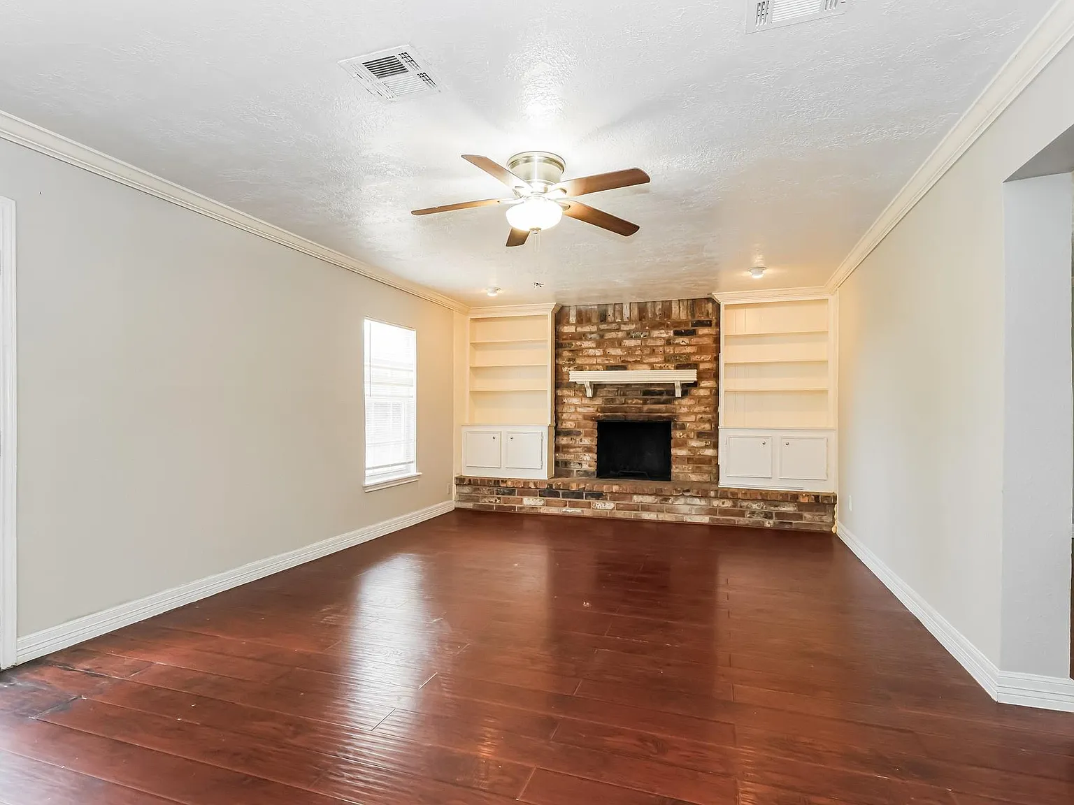 4 bed, 2.5 bath, 2679 sqft, $1,705 — Photo 3