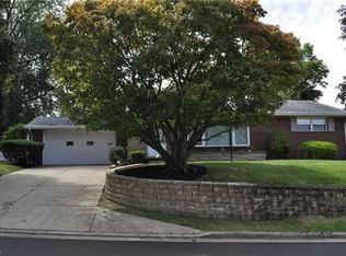 4372 Crestwood St NW, Canton, OH 44708