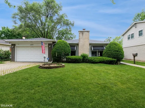1310 S Tamarack Dr, Mount Prospect, IL 60056