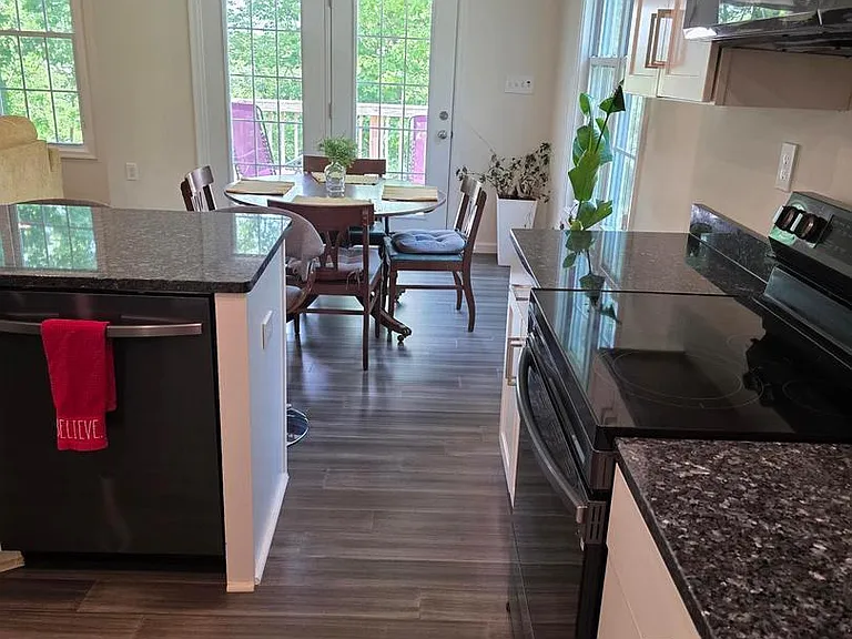 167 Hyde Park Ln — Photo 5
