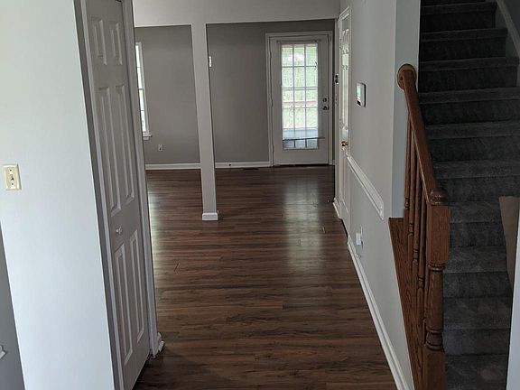 2nd image of 207 Stafford Mews Ln