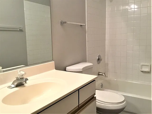 2415 Sisters Ct — Photo 12