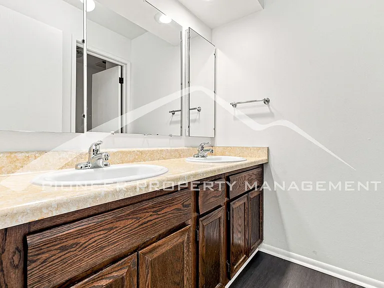 2557 S Coors St — Photo 16