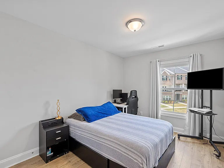 1127 Breadsell Ln — Photo 31