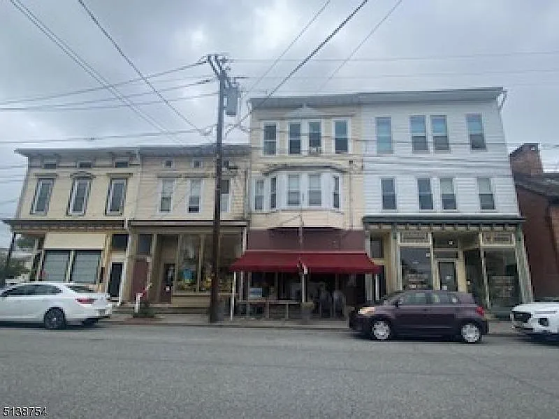 320 Front St photo 1