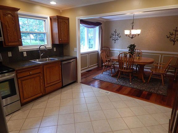 5th image of 7816 Stonehill Dr
