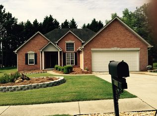 150 Kent Dr, Fayetteville, GA 30214
