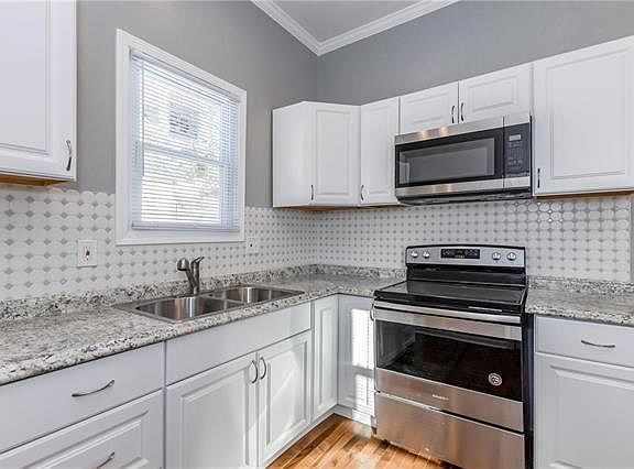 2nd image of 708 N 10th St