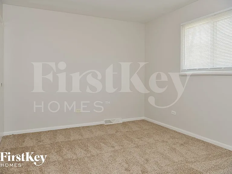 744 Newell Ave — Photo 9