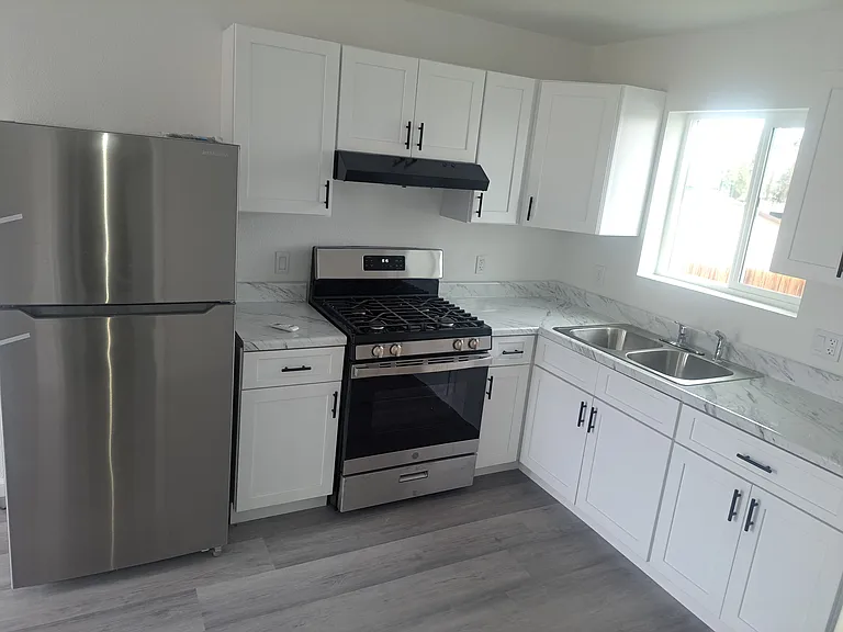 2031C N Perry Ave #3 — Photo 2