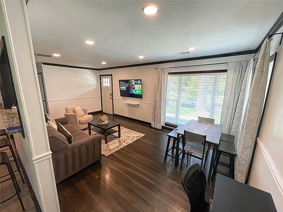 3rd image of 2597 Glenvalley Dr