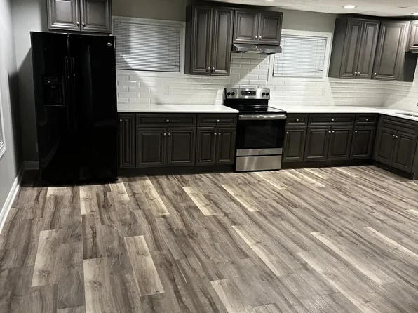 1314 N Main St Unit E, Crown Pt, IN 46307