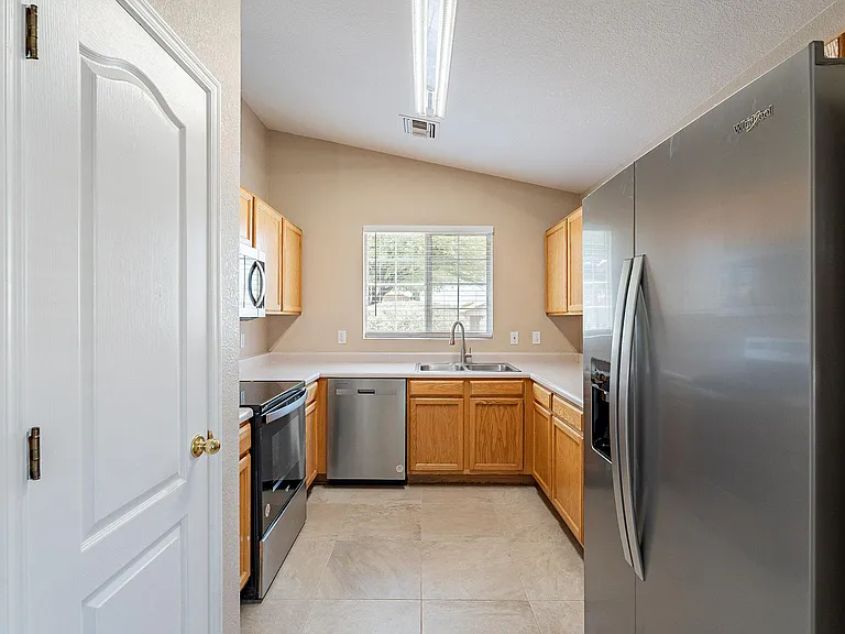 4504 W Sun Quest St — Photo 9