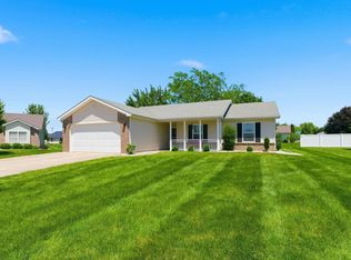 1075 Granary Ct, Bluffton, IN 46714