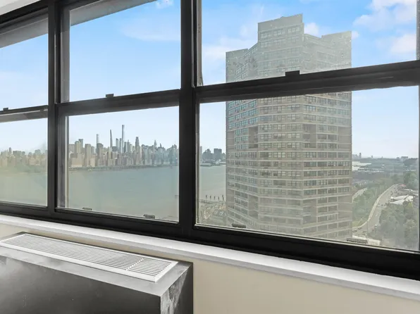 7004 Blvd East image 4 of 32