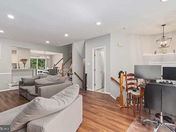 4th image of 18639 Clovercrest Cir