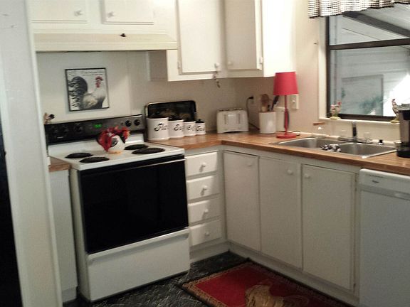 4th image of 826 Egret Ln