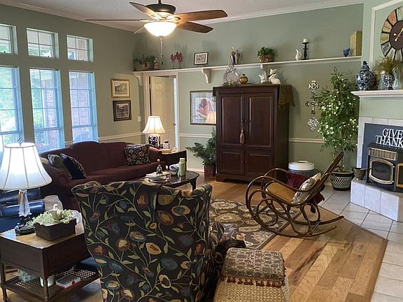 3rd image of 305 Timber Brook Dr