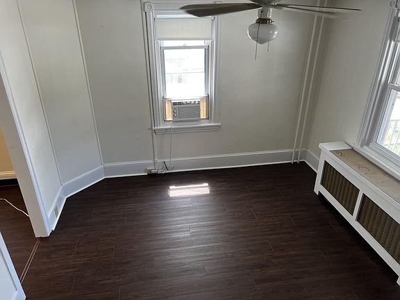 3rd image of 203 E Delaware Ave #D