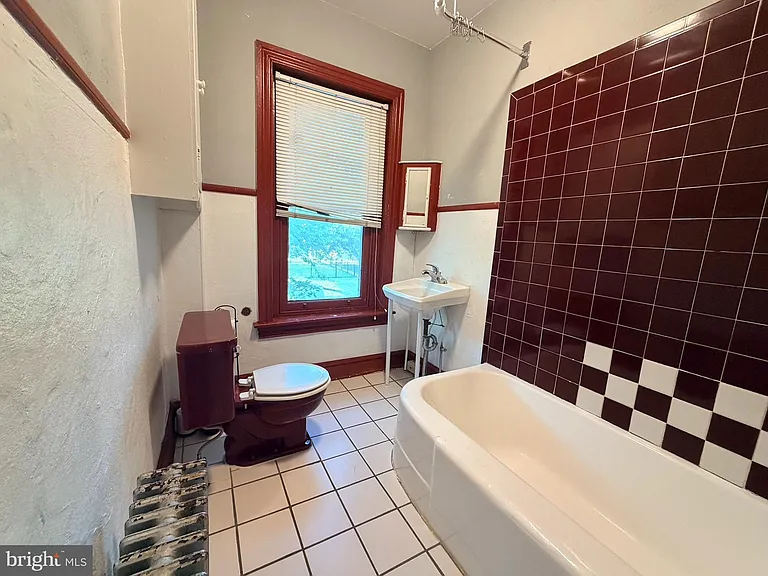 657 N Charlotte St #2 — Photo 9