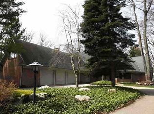 5880 Trillium Trl, Harbor Springs, MI 49740