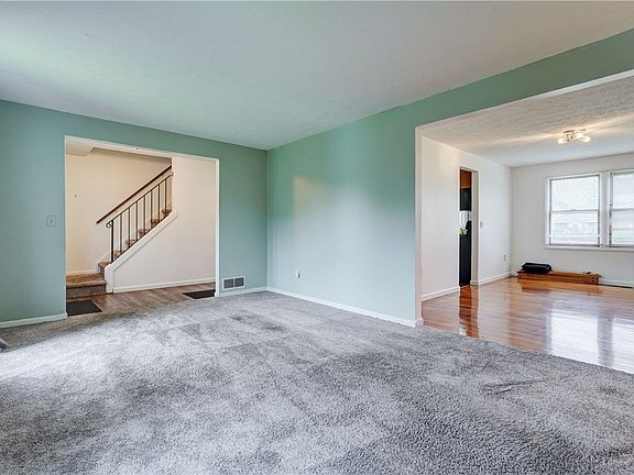 4th image of 138 Pebbleview Dr