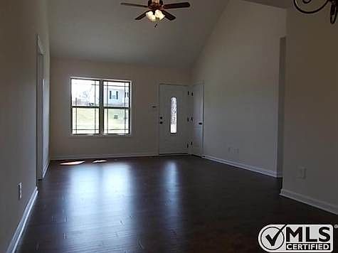 4th image of 544 Cedar Valley Dr