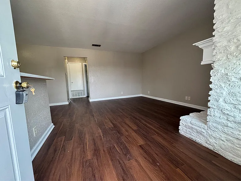 10010 Brownie Dr #C — Photo 5