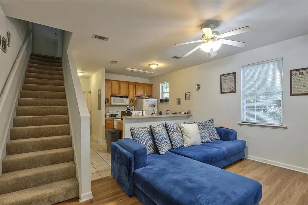 3 bed, 1360 sqft, $1,600 — Photo 4