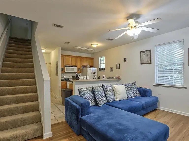 924 Ashburn Dr #2 — Photo 6