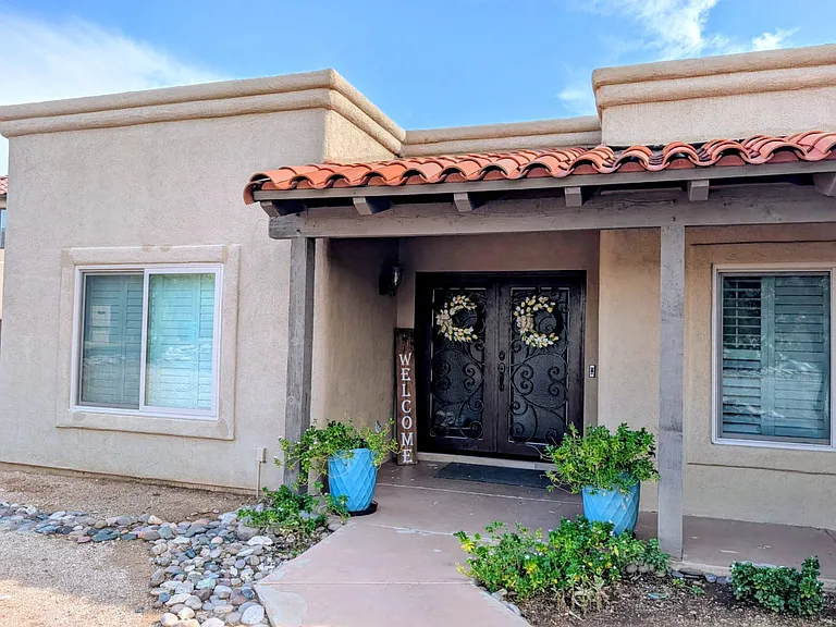 810 E Placita De Roberta — Photo 3
