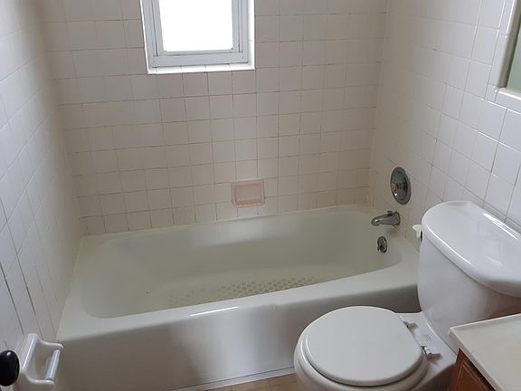 3rd image of 1043 S Broadview Blvd Unit 14