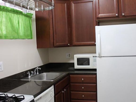 5th image of 5106 Columbia Pike APT 2