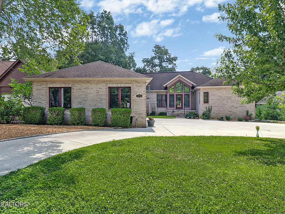 1st image of 114 Knollwood Ln
