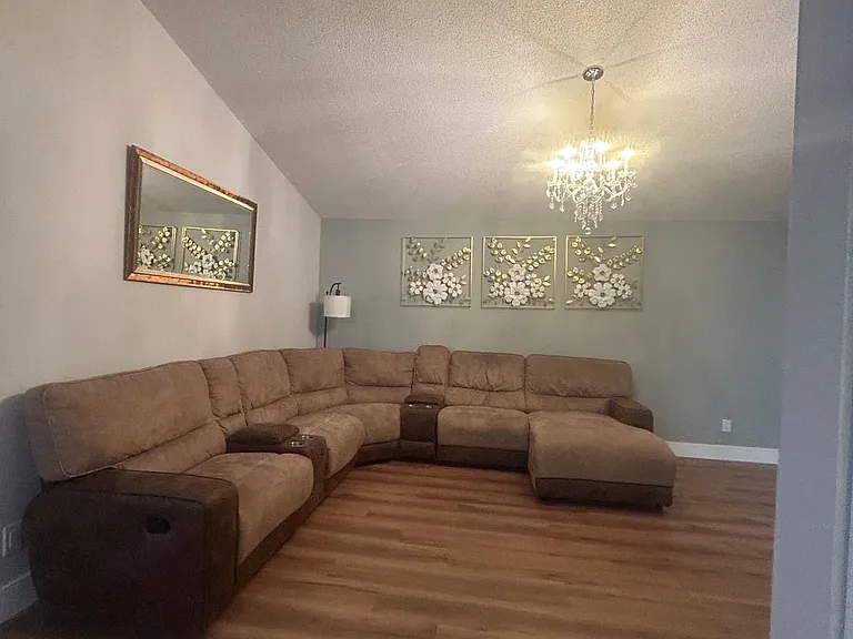 2130 Redleaf Dr — Photo 16