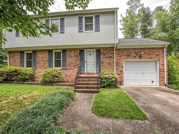 3rd image of 305 Fairmont Dr