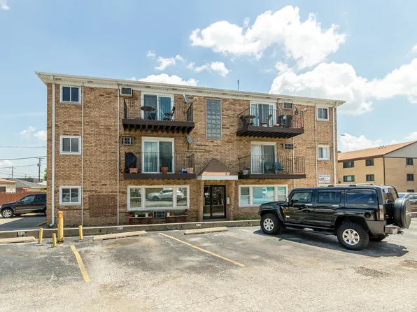 9852 Lawrence Ct APT 2N, Schiller Park, IL 60176