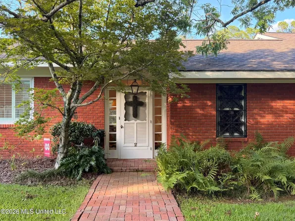 2 Bingaman Ln, Natchez, MS 39120
