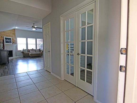 4th image of 306 Highland Creek Dr