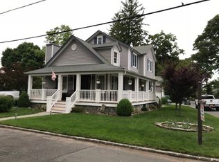 1005 Harrison Dr, Centerport, NY 11721