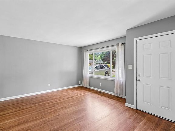 3rd image of 655 Albert St NW