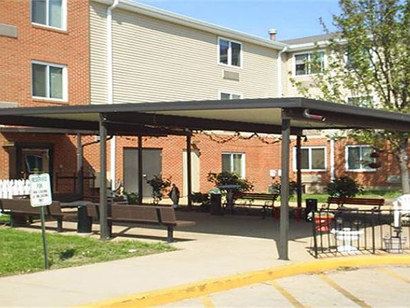 2nd image of 2636 Chippewa St