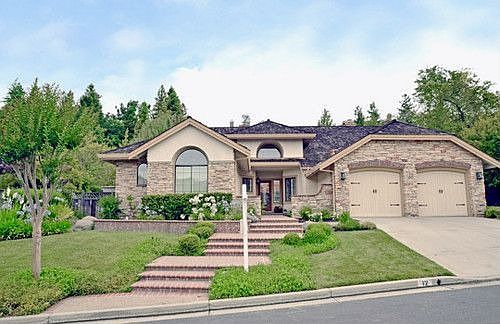 2nd image of 12 La Vista Way