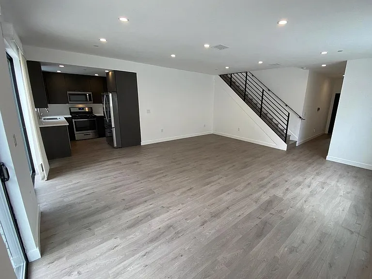 1153 N Orange Dr #1155-1/2 — Photo 6