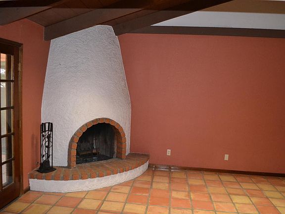 5th image of 830 E Coral Gables Dr