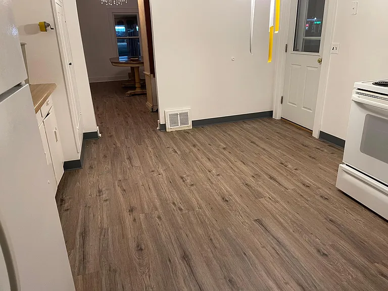 896 E Aurora Rd — Photo 6