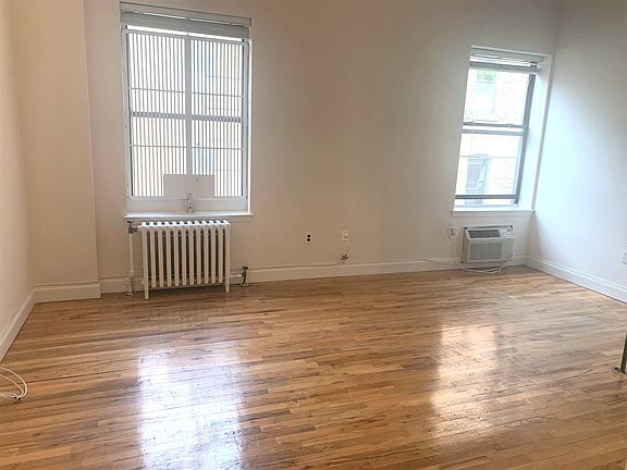 4th image of 605 W 112th St APT 6I