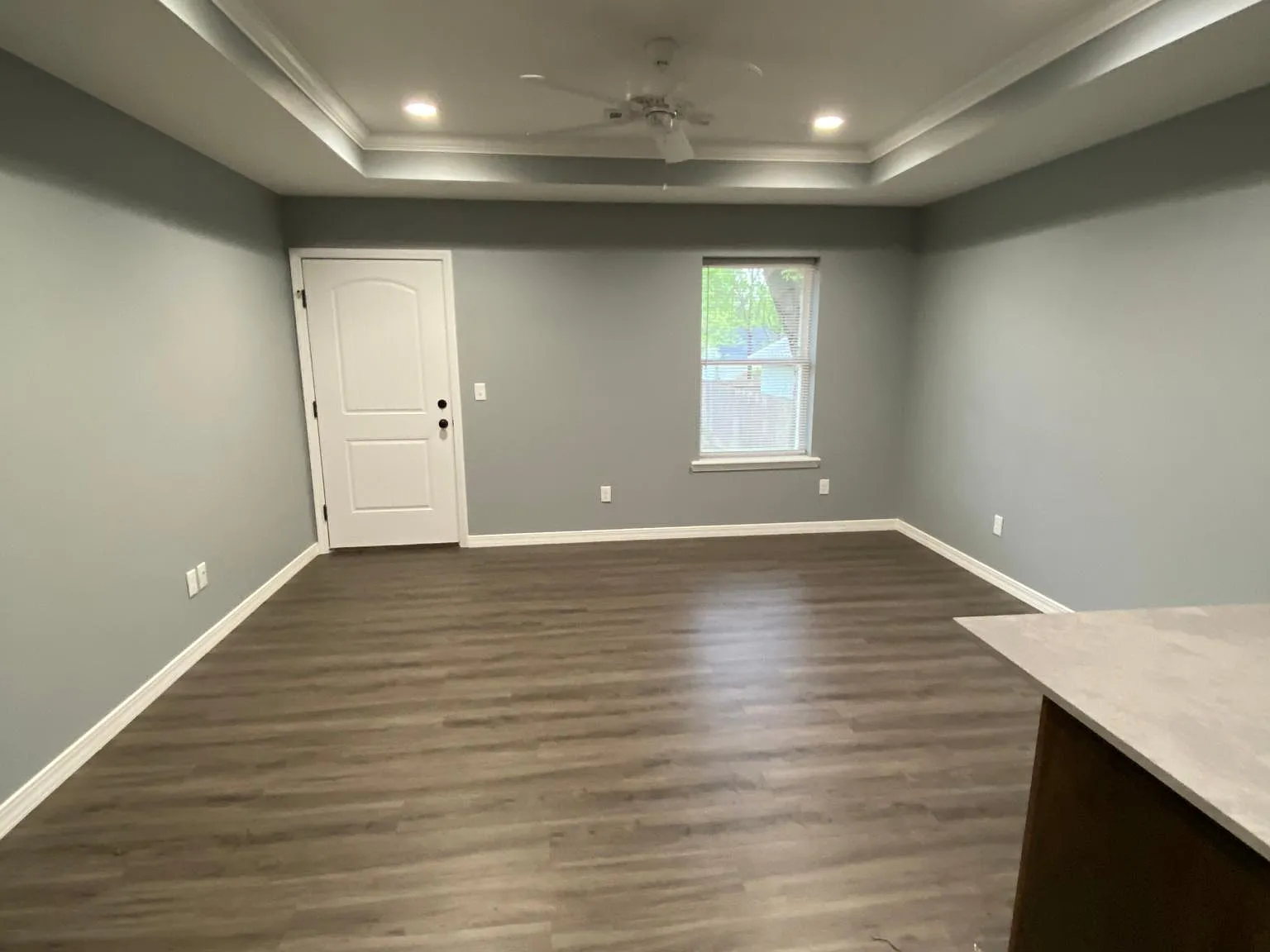 3 bed, 1205 sqft, $1,400 — Photo 2